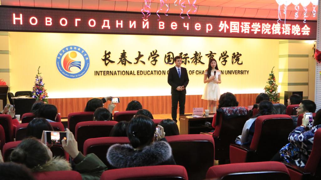 11.诗朗诵《我曾经爱过你》(摄影:钱海文)