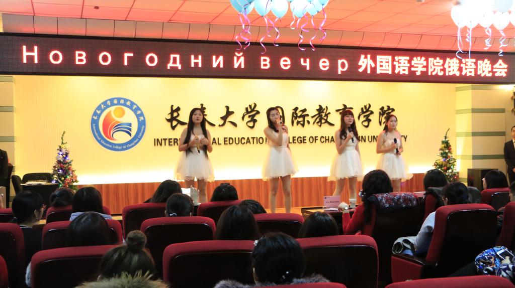 7.歌曲《电波里》(摄影:钱海文)